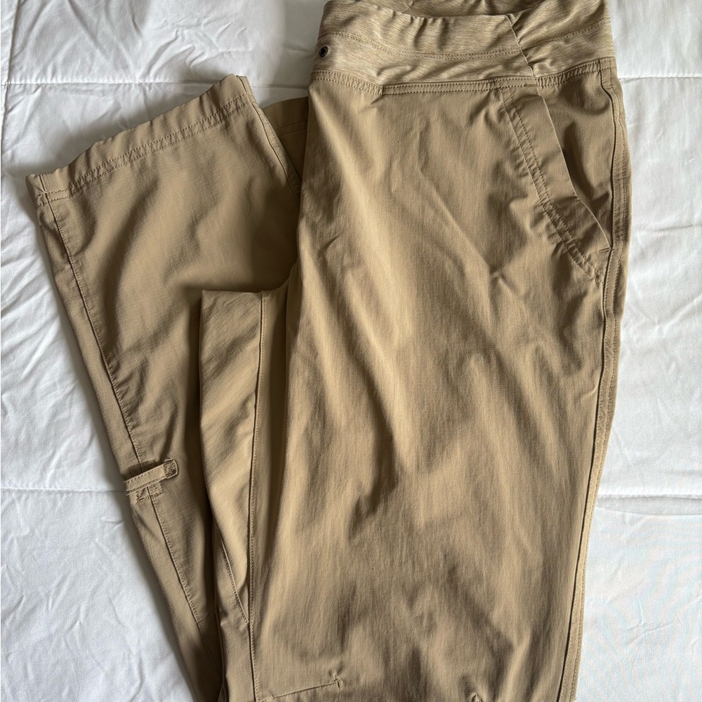Women’s Armachillo pants size 12 x 31